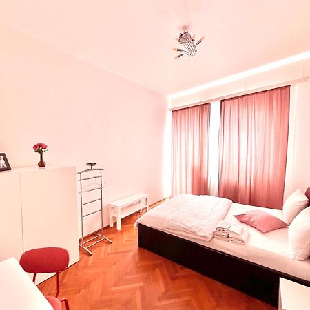 Downtown Unirii Square Private Economy Rooms With Shared Amenities Bucareste Exterior foto