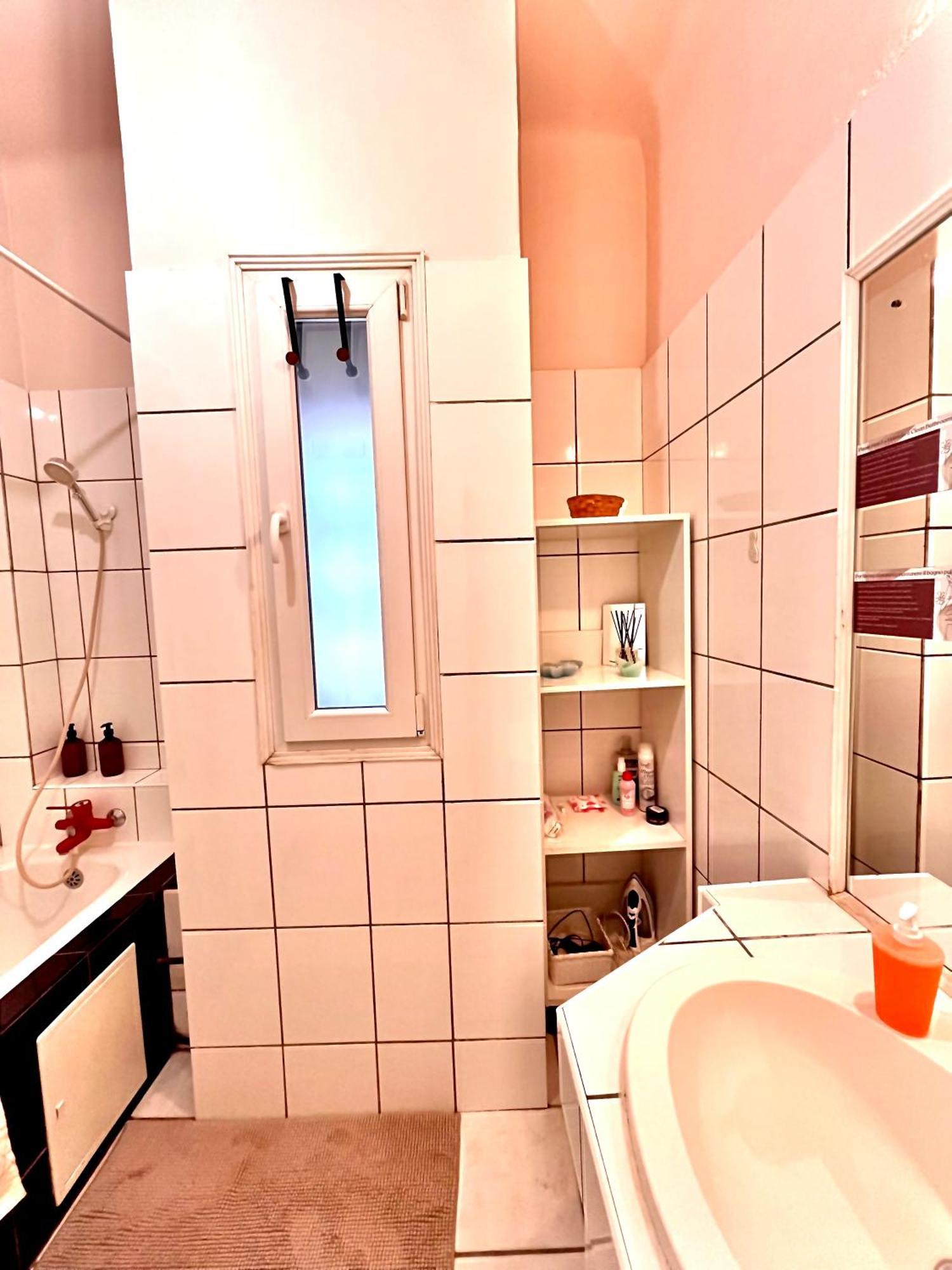 Downtown Unirii Square Private Economy Rooms With Shared Amenities Bucareste Exterior foto