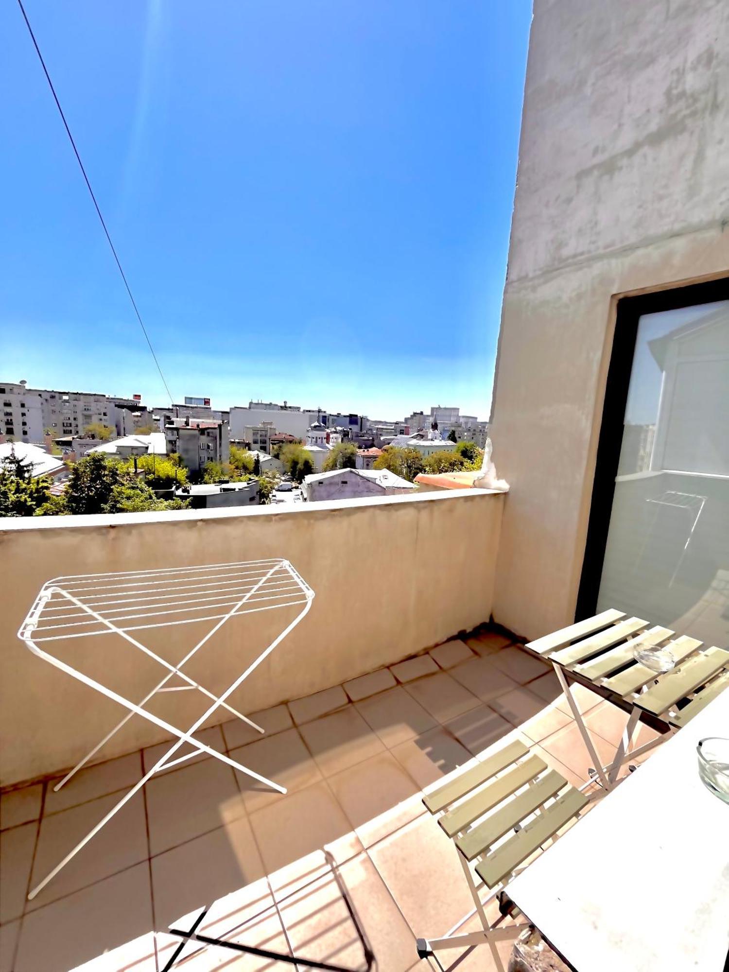 Downtown Unirii Square Private Economy Rooms With Shared Amenities Bucareste Exterior foto